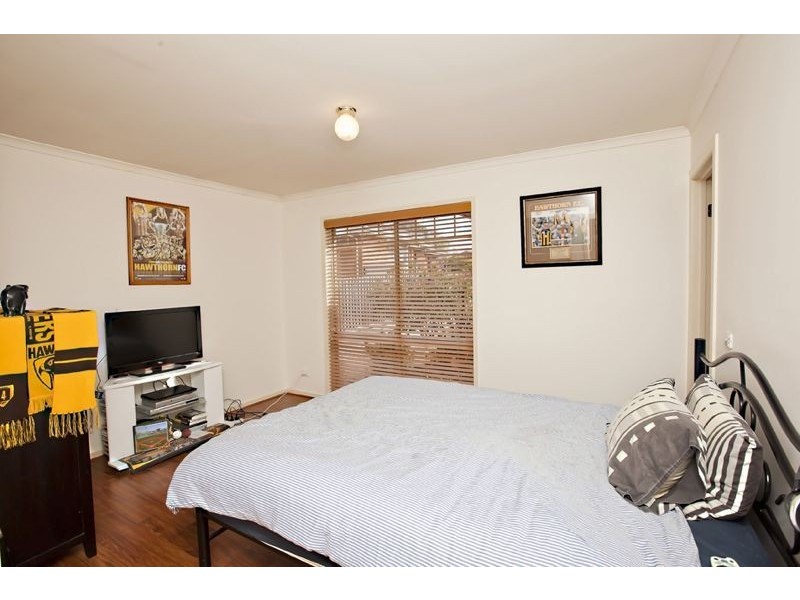 2/56 Fairbairn Road, Cranbourne VIC 3977