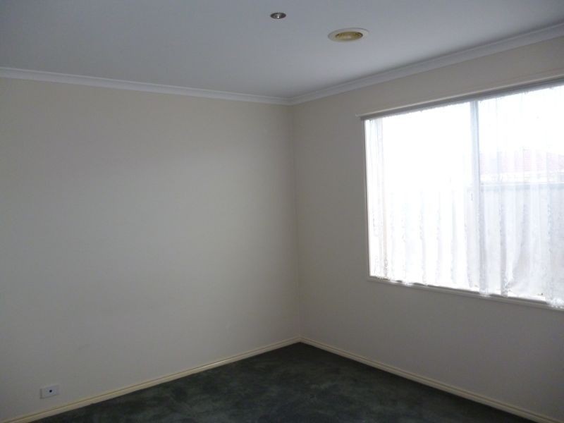 12 Silky Oak Drive, Cranbourne North VIC 3977