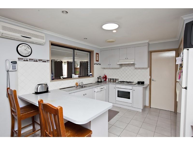 4 Kingsvale Court, Cranbourne VIC 3977