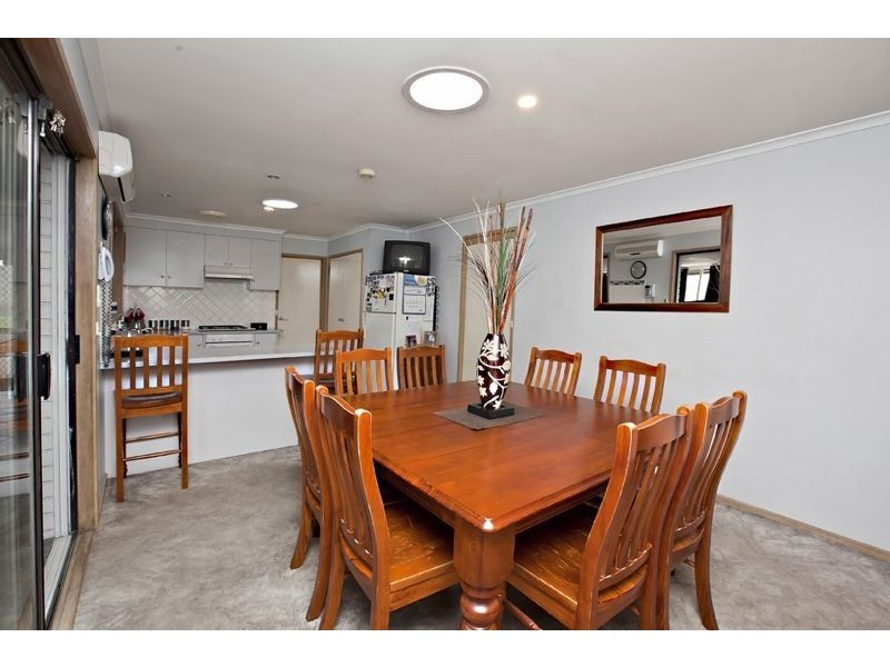 4 Kingsvale Court, Cranbourne VIC 3977