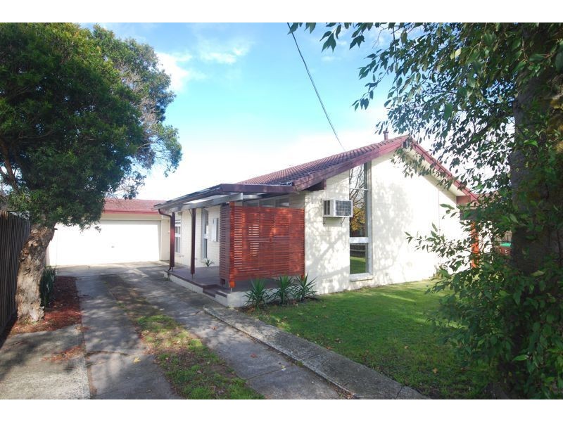 12 Campbell Parade, Cranbourne VIC 3977