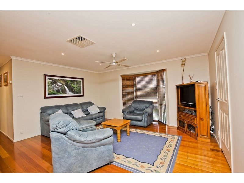 18 Waverley Park Drive, Cranbourne North VIC 3977