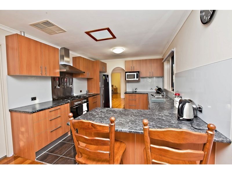 18 Waverley Park Drive, Cranbourne North VIC 3977