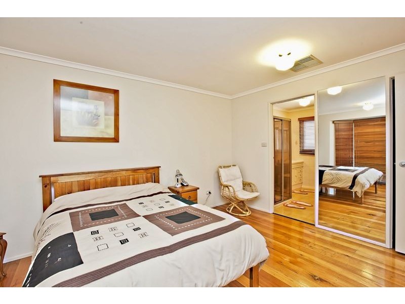 18 Waverley Park Drive, Cranbourne North VIC 3977