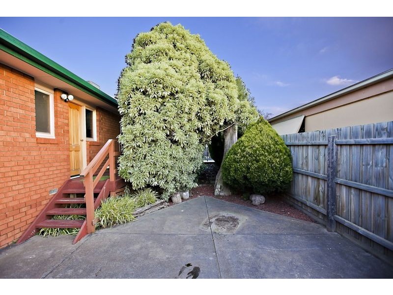 18 Waverley Park Drive, Cranbourne North VIC 3977