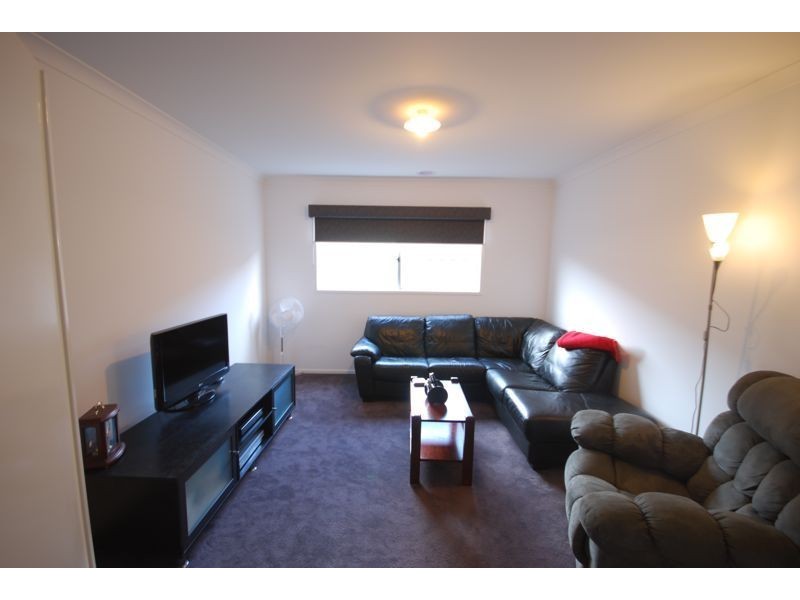 35 Ardent Crescent, Cranbourne East VIC 3977