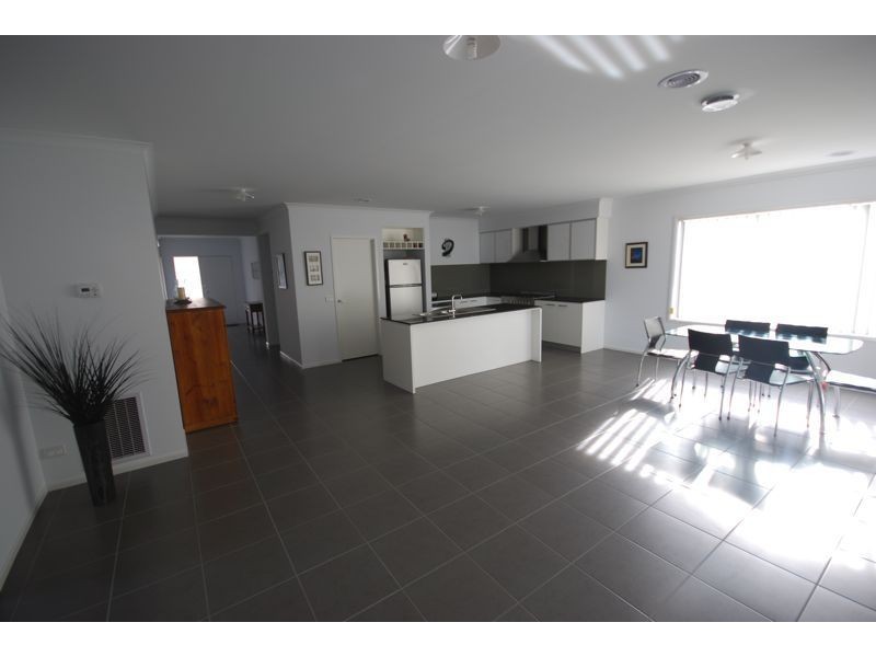 35 Ardent Crescent, Cranbourne East VIC 3977