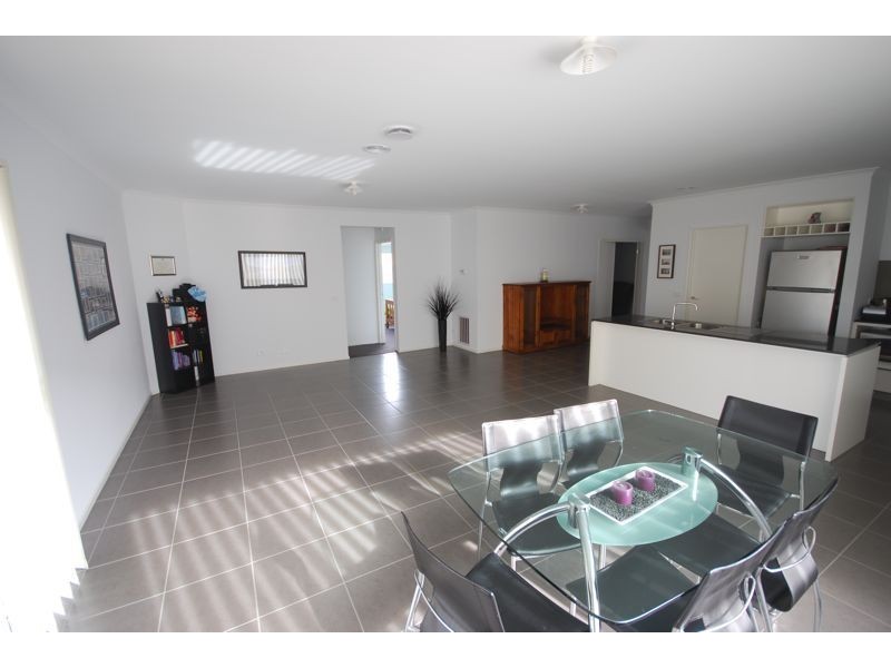 35 Ardent Crescent, Cranbourne East VIC 3977