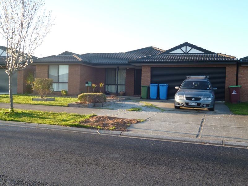 40 Trafalgar Way, Cranbourne East VIC 3977