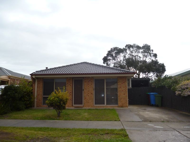 39 Raisell Road, Cranbourne West VIC 3977