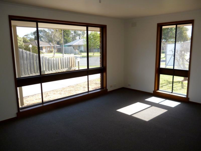 6 Geoffrey Court, Cranbourne VIC 3977