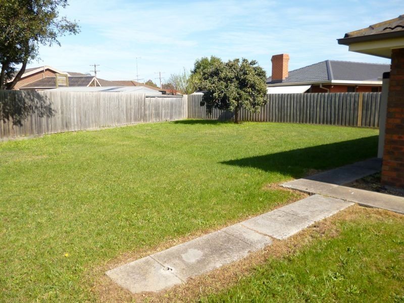 6 Geoffrey Court, Cranbourne VIC 3977