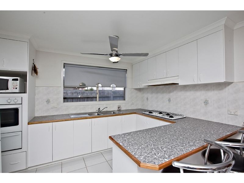 2 Nyah Place, Cranbourne West VIC 3977