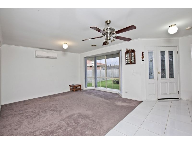 2 Nyah Place, Cranbourne West VIC 3977