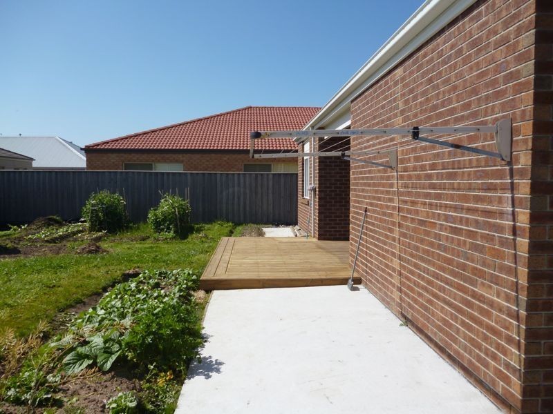 23 Flametree Circuit, Cranbourne VIC 3977