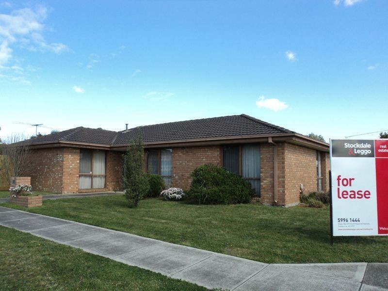 32 Elandra Way, Cranbourne West VIC 3977