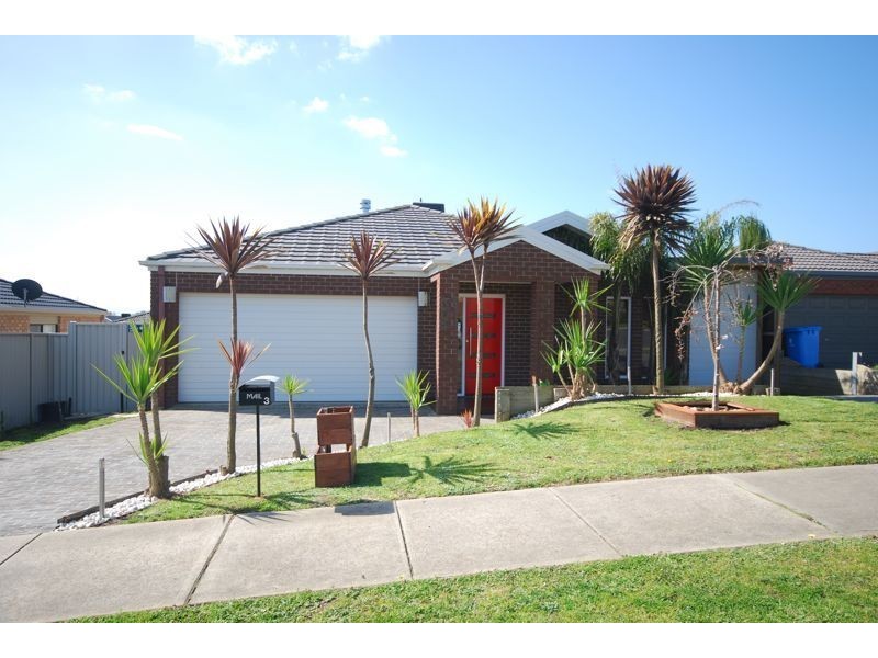 3 Aveley Place, Cranbourne East VIC 3977