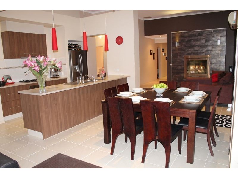 3 Aveley Place, Cranbourne East VIC 3977