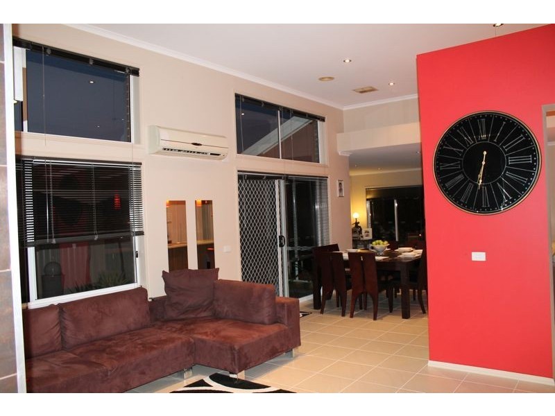 3 Aveley Place, Cranbourne East VIC 3977