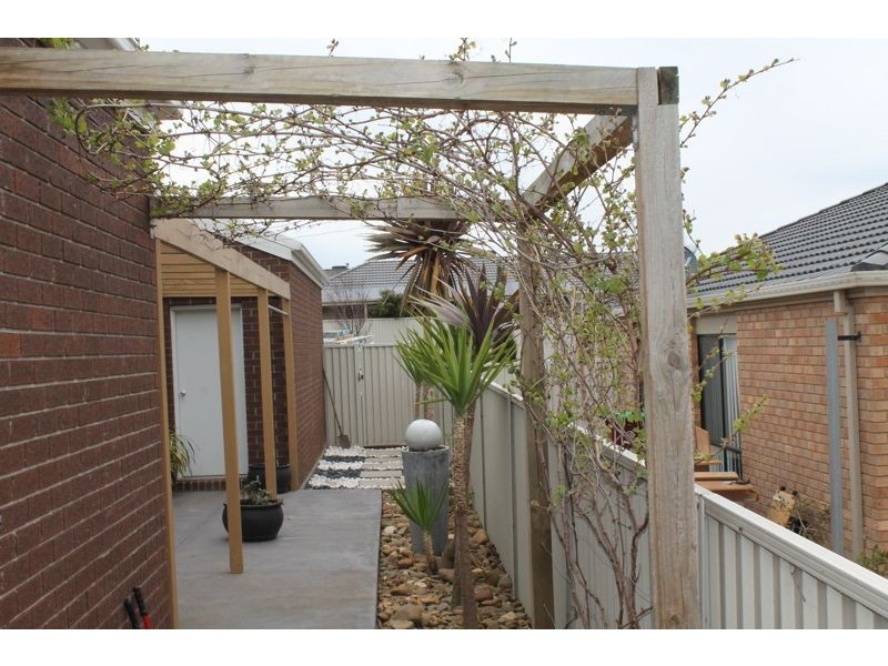 3 Aveley Place, Cranbourne East VIC 3977