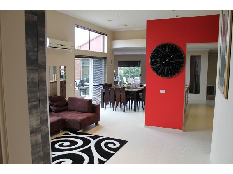 3 Aveley Place, Cranbourne East VIC 3977