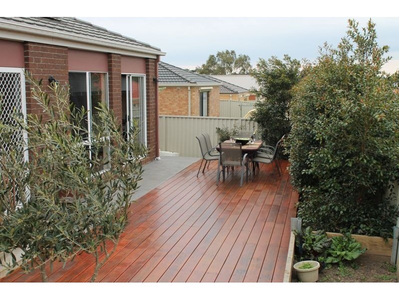 3 Aveley Place, Cranbourne East VIC 3977