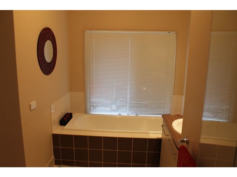 3 Aveley Place, Cranbourne East VIC 3977