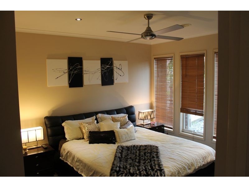 3 Aveley Place, Cranbourne East VIC 3977