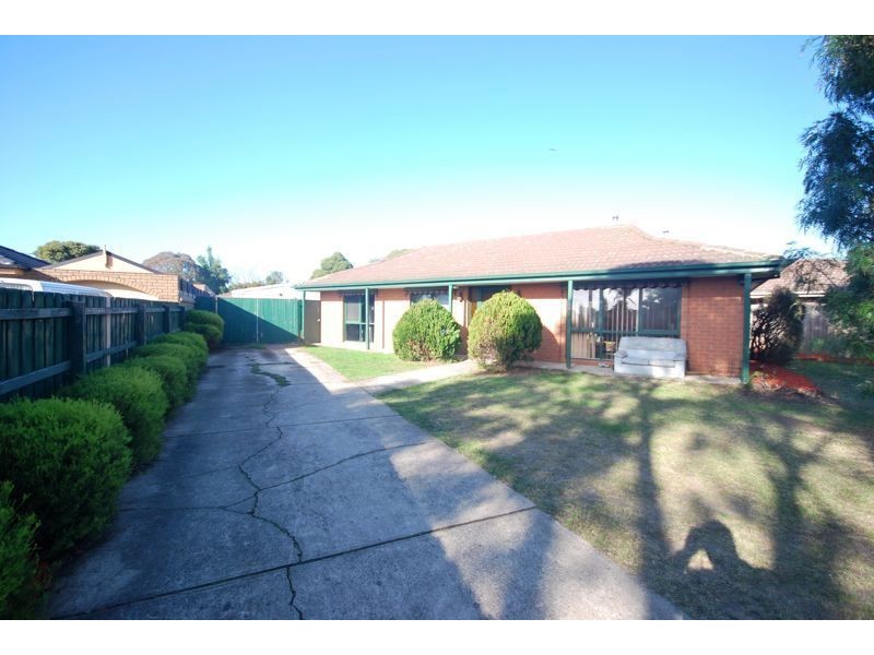 1/101 Endeavour Drive, Cranbourne North VIC 3977