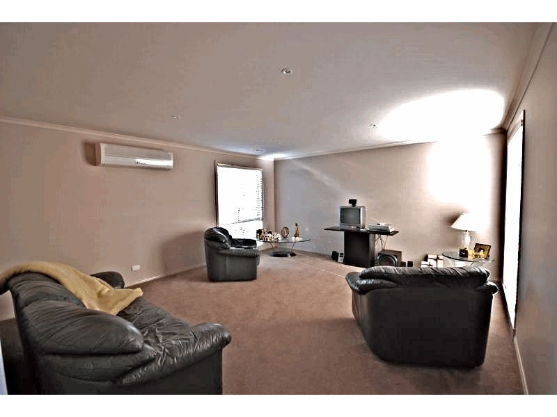 5 Merion Vista, Cranbourne VIC 3977