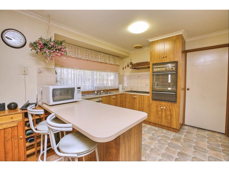 97 Lesdon Avenue, Cranbourne VIC 3977