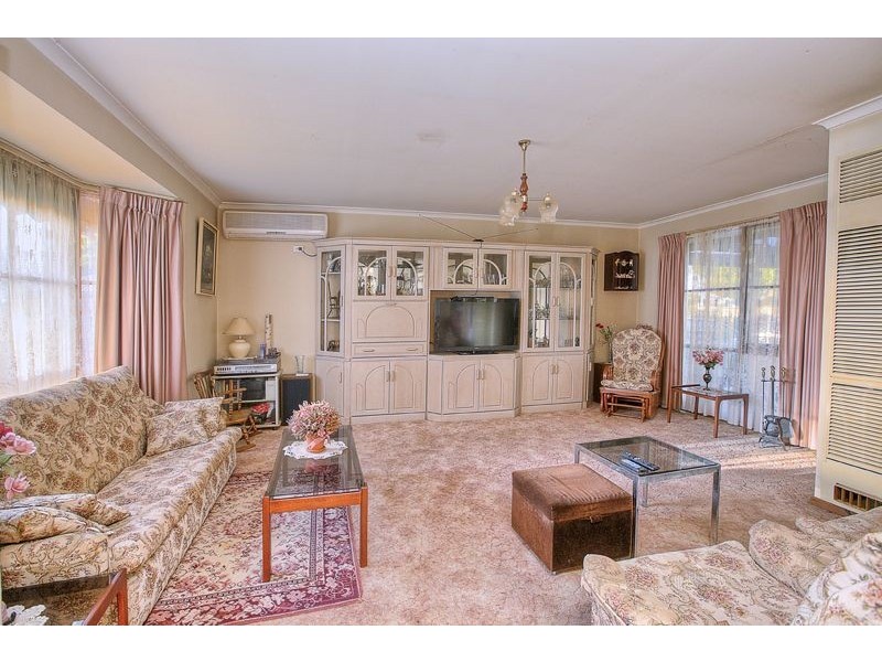 97 Lesdon Avenue, Cranbourne VIC 3977