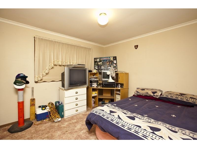 97 Lesdon Avenue, Cranbourne VIC 3977