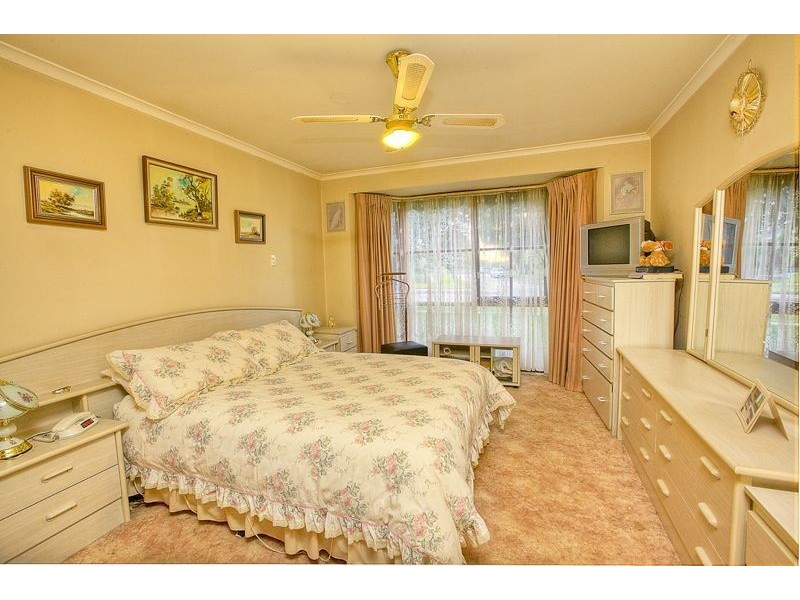 97 Lesdon Avenue, Cranbourne VIC 3977