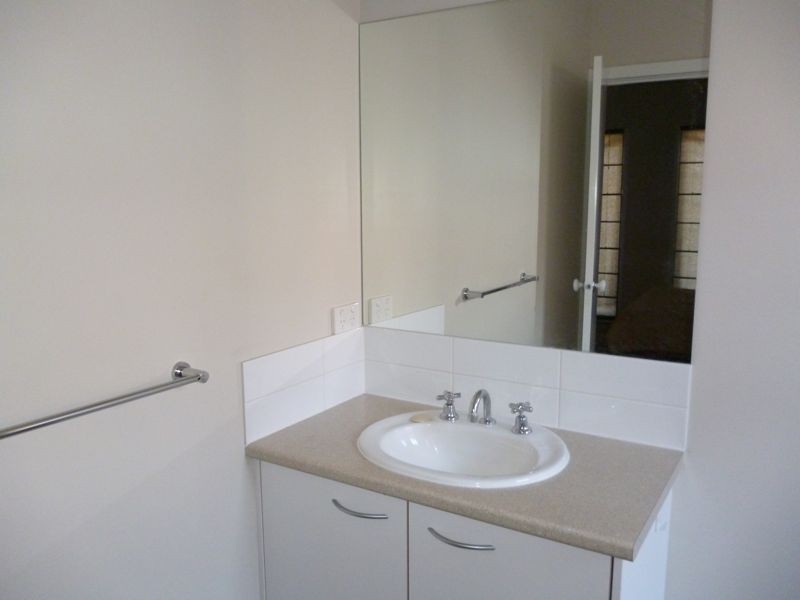 23 Flametree Circuit, Cranbourne VIC 3977