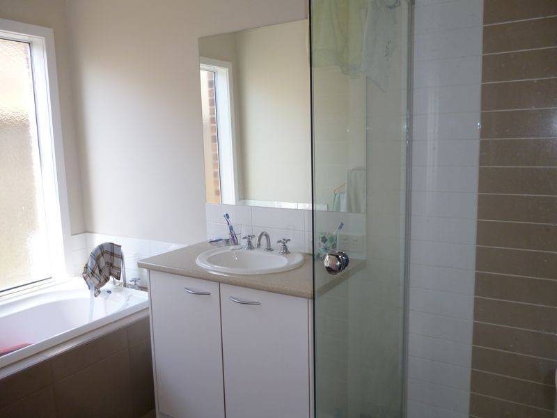 23 Flametree Circuit, Cranbourne VIC 3977