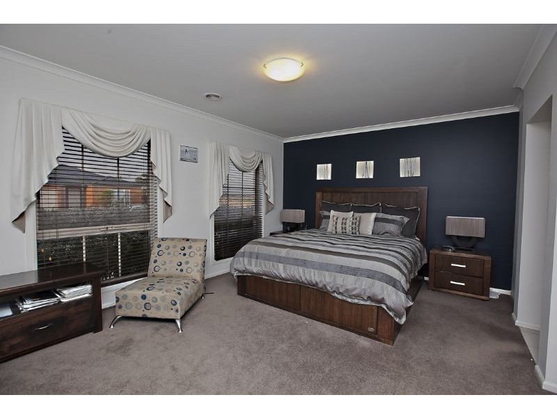 21 Castawellan Street, Lyndhurst VIC 3975