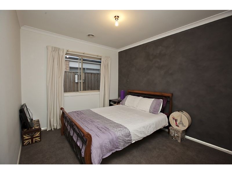 21 Castawellan Street, Lyndhurst VIC 3975