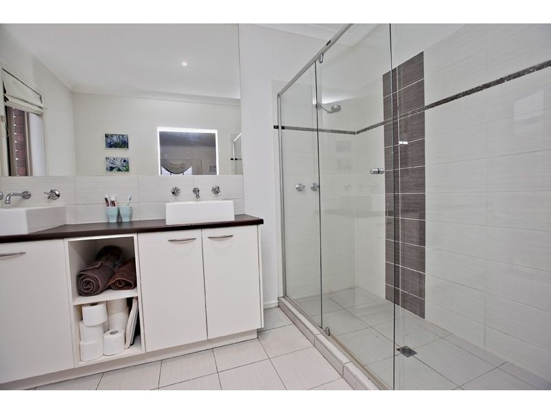 21 Castawellan Street, Lyndhurst VIC 3975