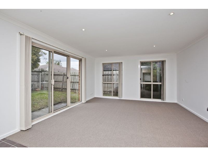 3/3 Walter Street, Cranbourne VIC 3977