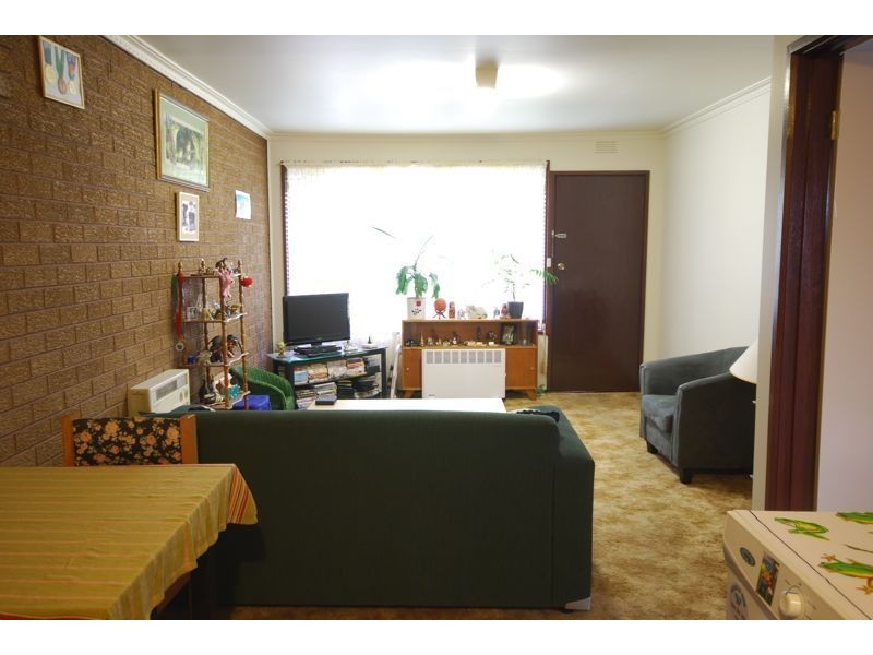 1/8 McLaren Avenue, Cranbourne VIC 3977