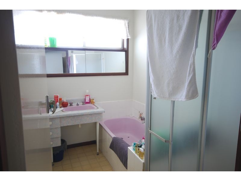 1/8 McLaren Avenue, Cranbourne VIC 3977