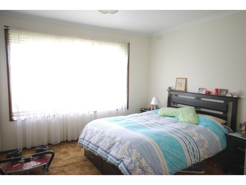 1/8 McLaren Avenue, Cranbourne VIC 3977