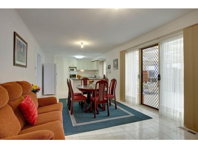 19 Greenbriar Way, Cranbourne VIC 3977