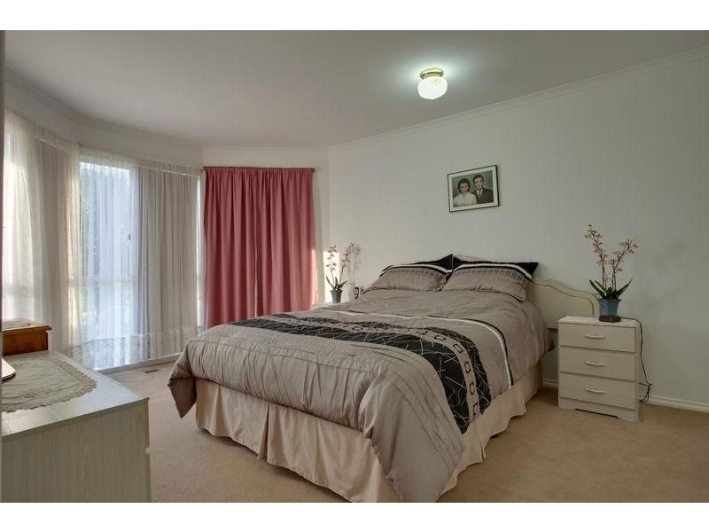 19 Greenbriar Way, Cranbourne VIC 3977