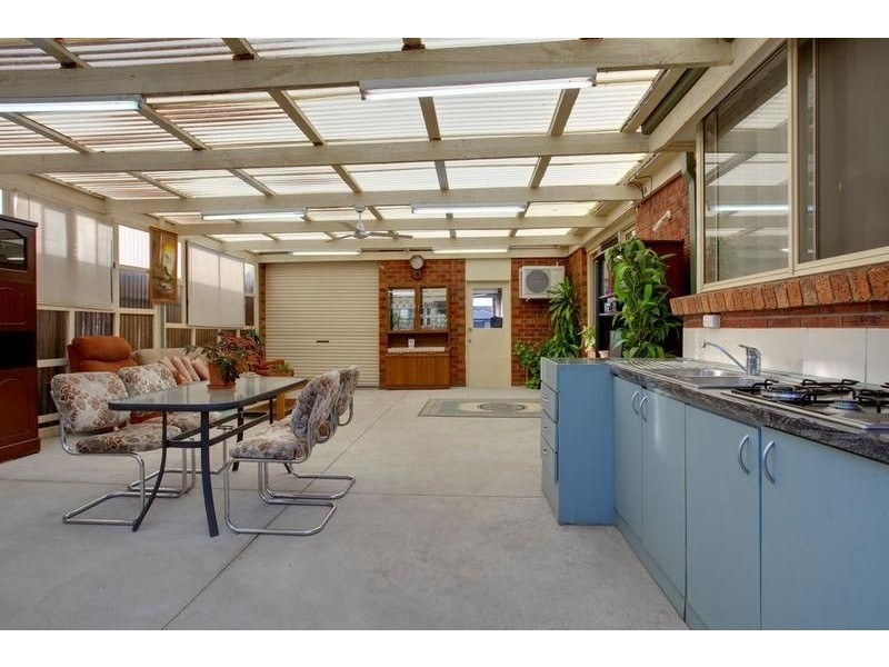 19 Greenbriar Way, Cranbourne VIC 3977