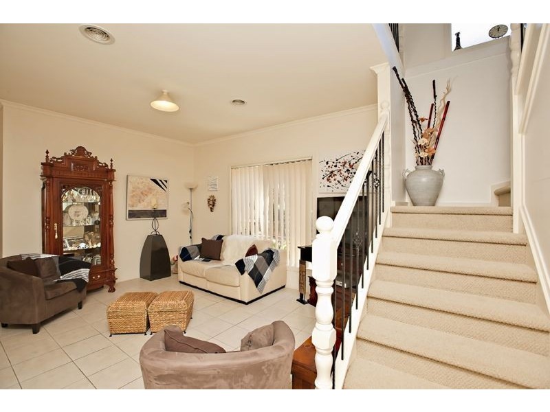 5 Elgin Mews, Cranbourne VIC 3977