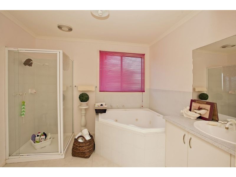 5 Elgin Mews, Cranbourne VIC 3977