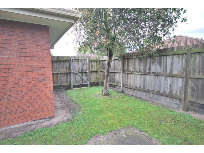 3/11 Tucker Street, Cranbourne VIC 3977