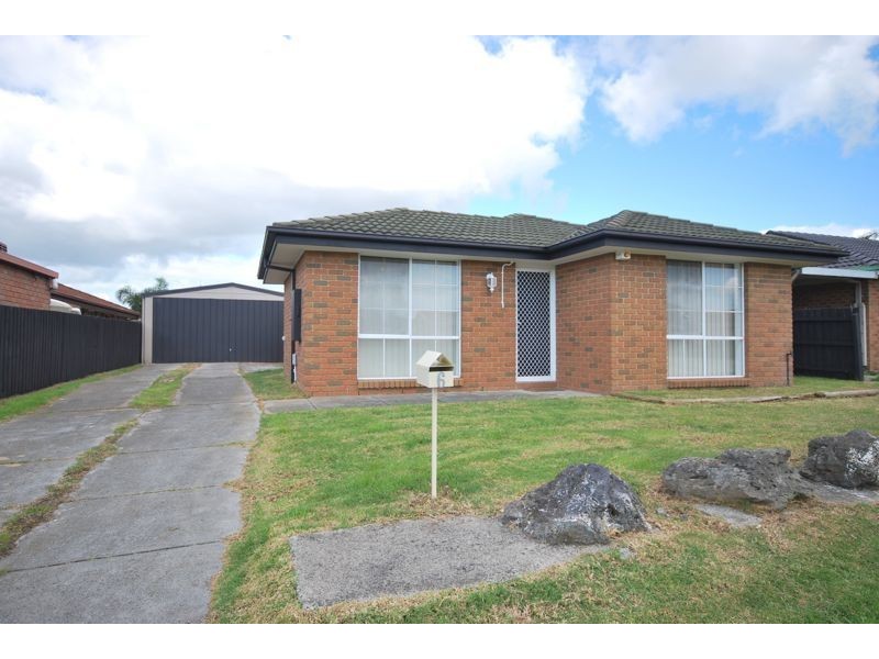 6 Natalie Court, Cranbourne West VIC 3977